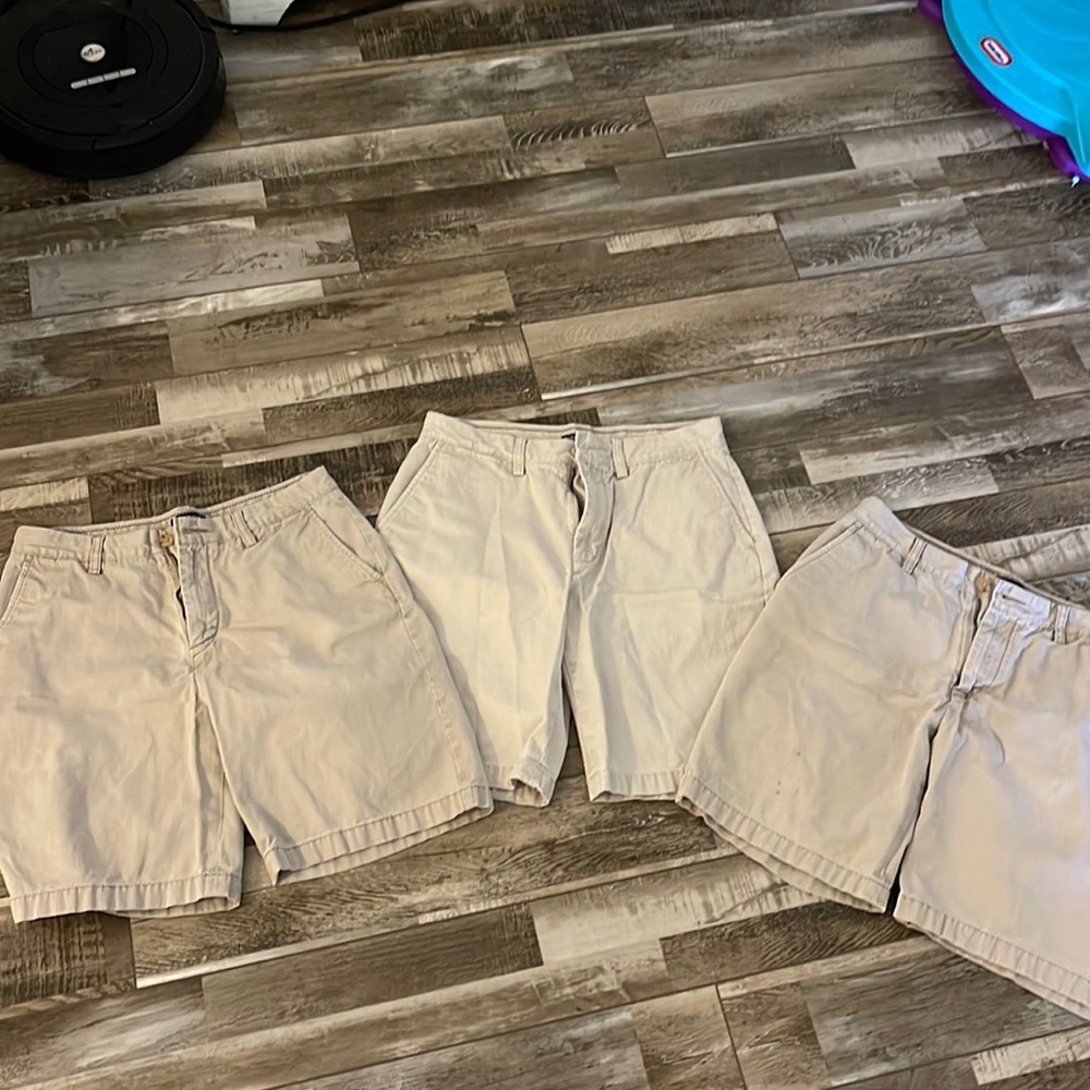 Men's Nautica khaki shorts lot size 30